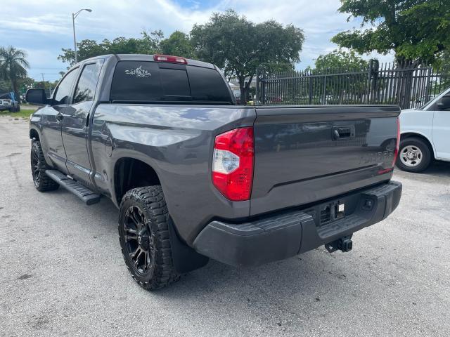 Photo 2 VIN: 5TFRM5F11HX112141 - TOYOTA TUNDRA DOU 