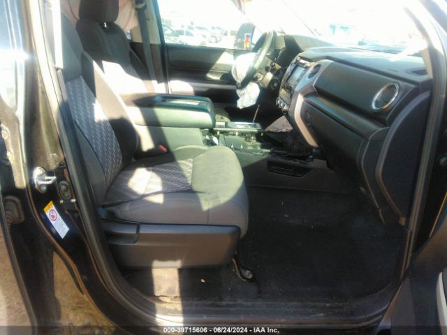 Photo 4 VIN: 5TFRM5F11KX139606 - TOYOTA TUNDRA 