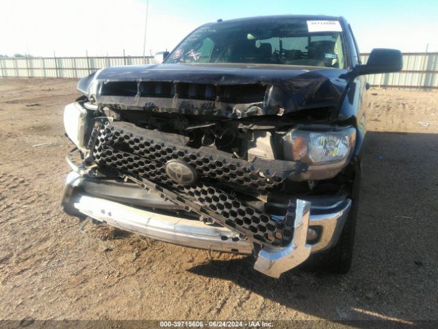 Photo 5 VIN: 5TFRM5F11KX139606 - TOYOTA TUNDRA 