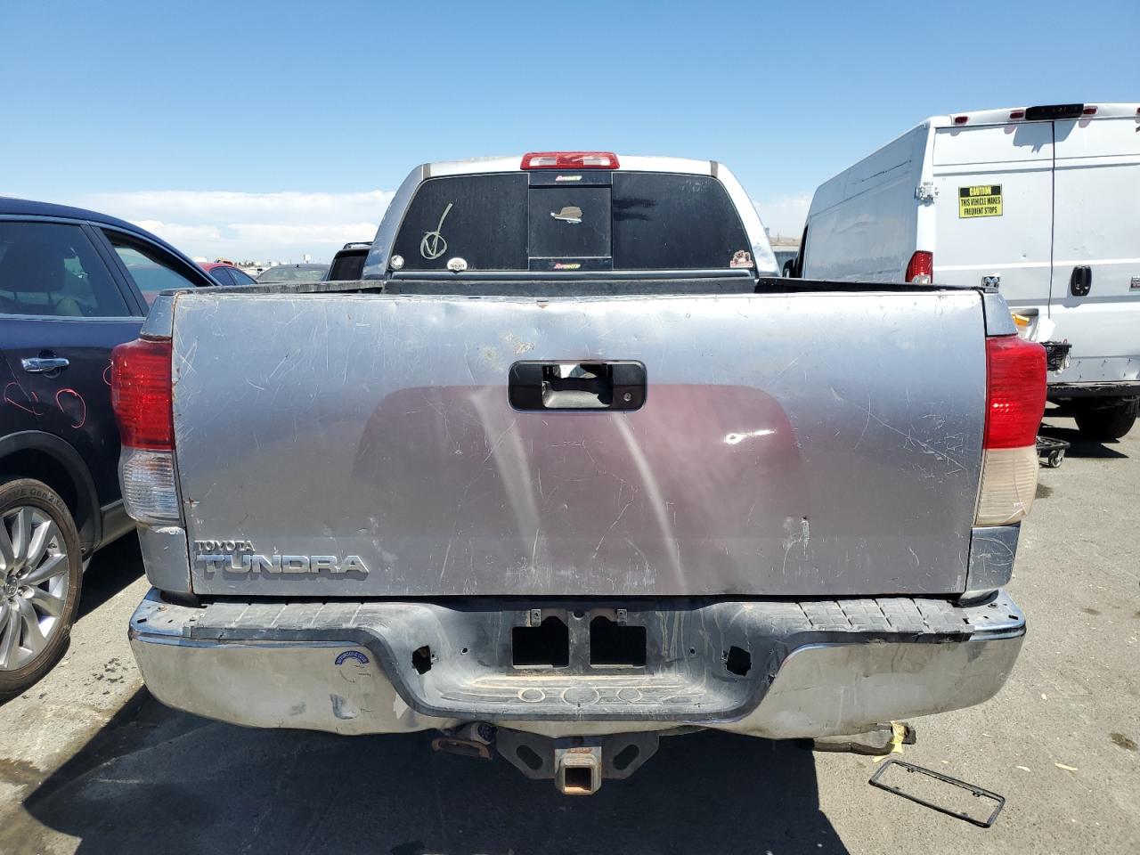 Photo 5 VIN: 5TFRM5F12AX012233 - TOYOTA TUNDRA 