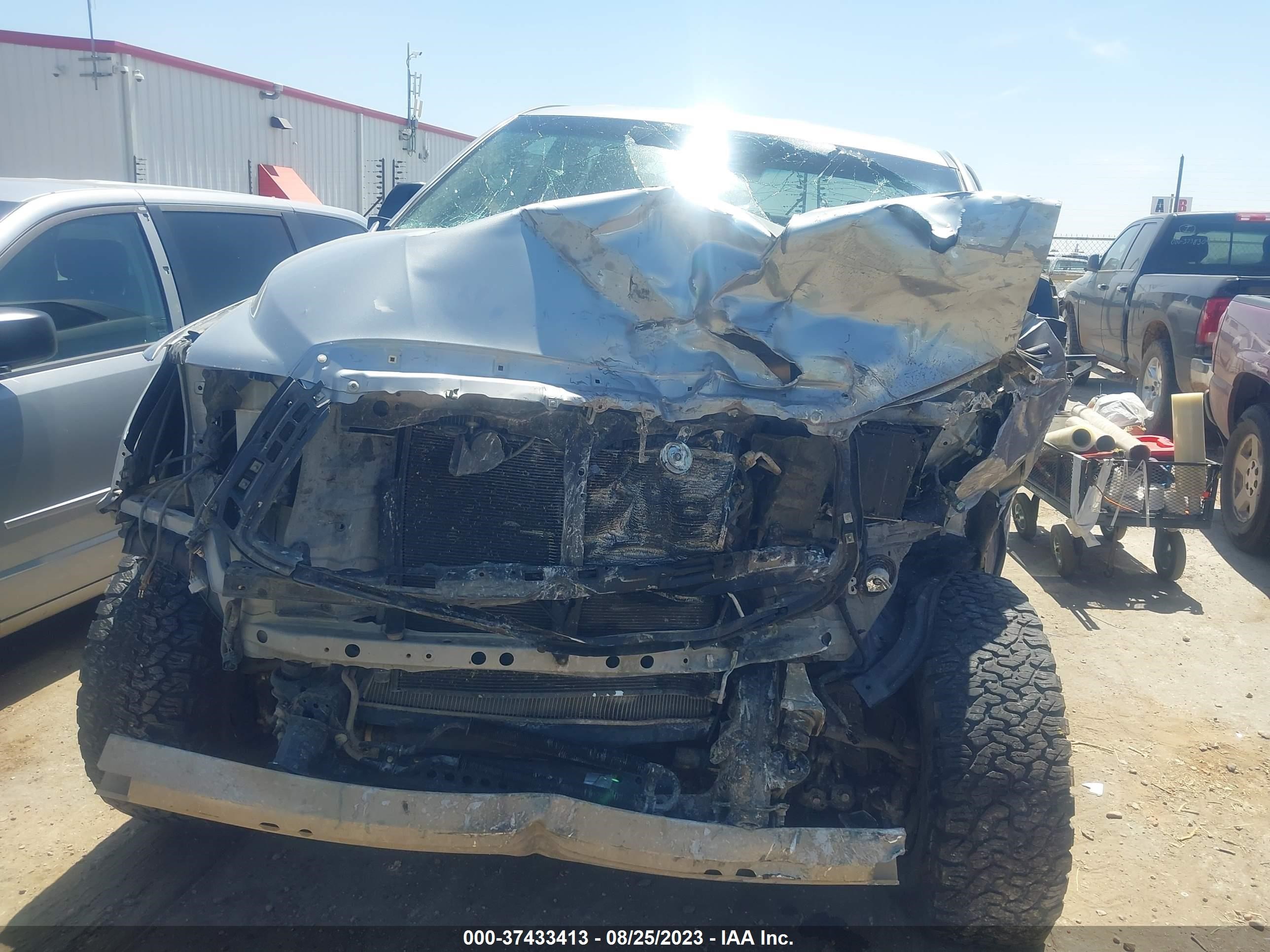 Photo 11 VIN: 5TFRM5F12CX047311 - TOYOTA TUNDRA 