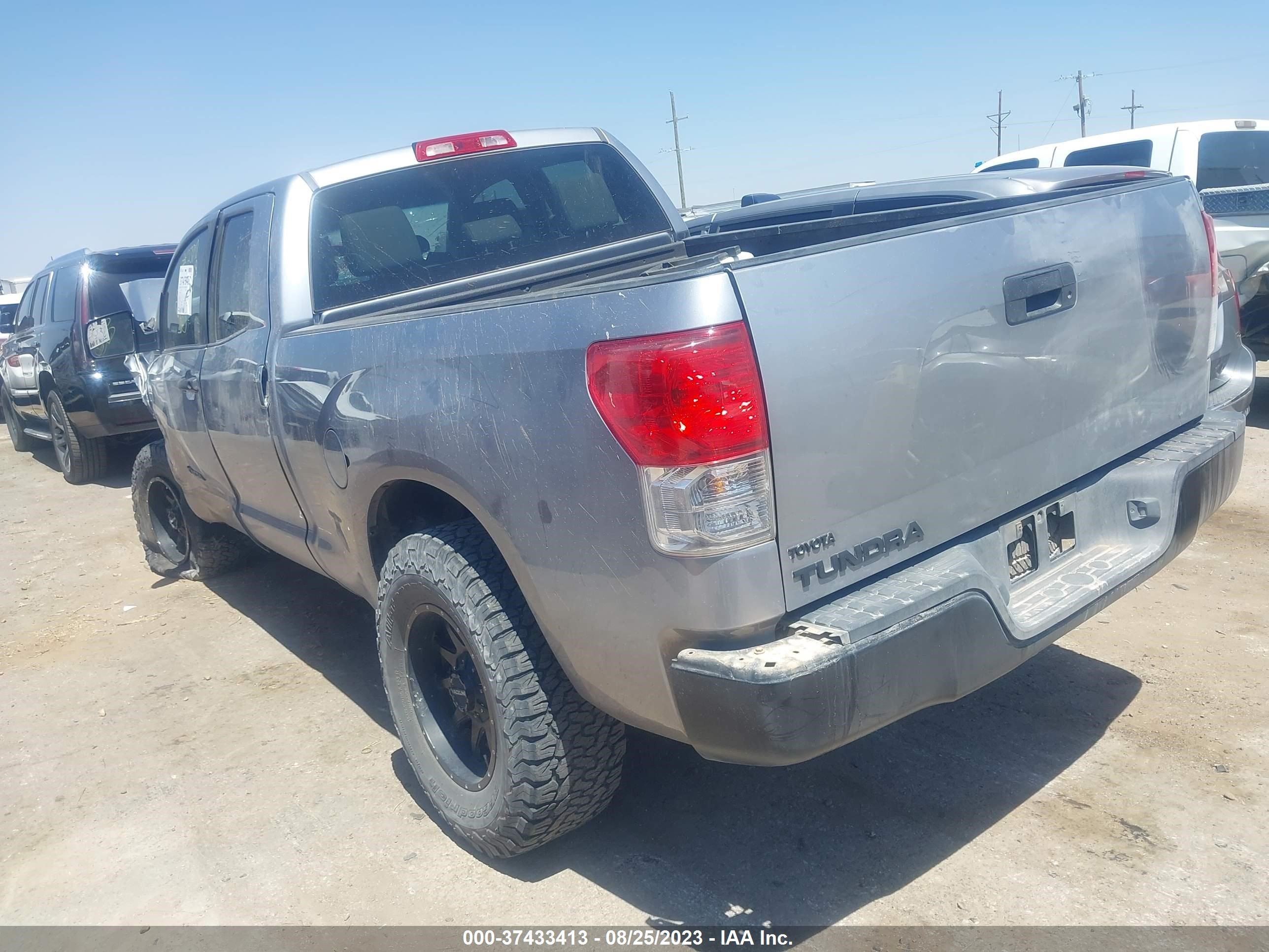 Photo 2 VIN: 5TFRM5F12CX047311 - TOYOTA TUNDRA 