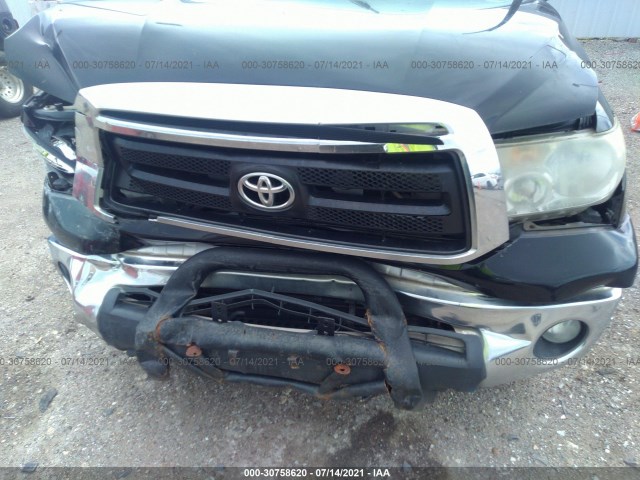 Photo 5 VIN: 5TFRM5F12CX048829 - TOYOTA TUNDRA 2WD TRUCK 