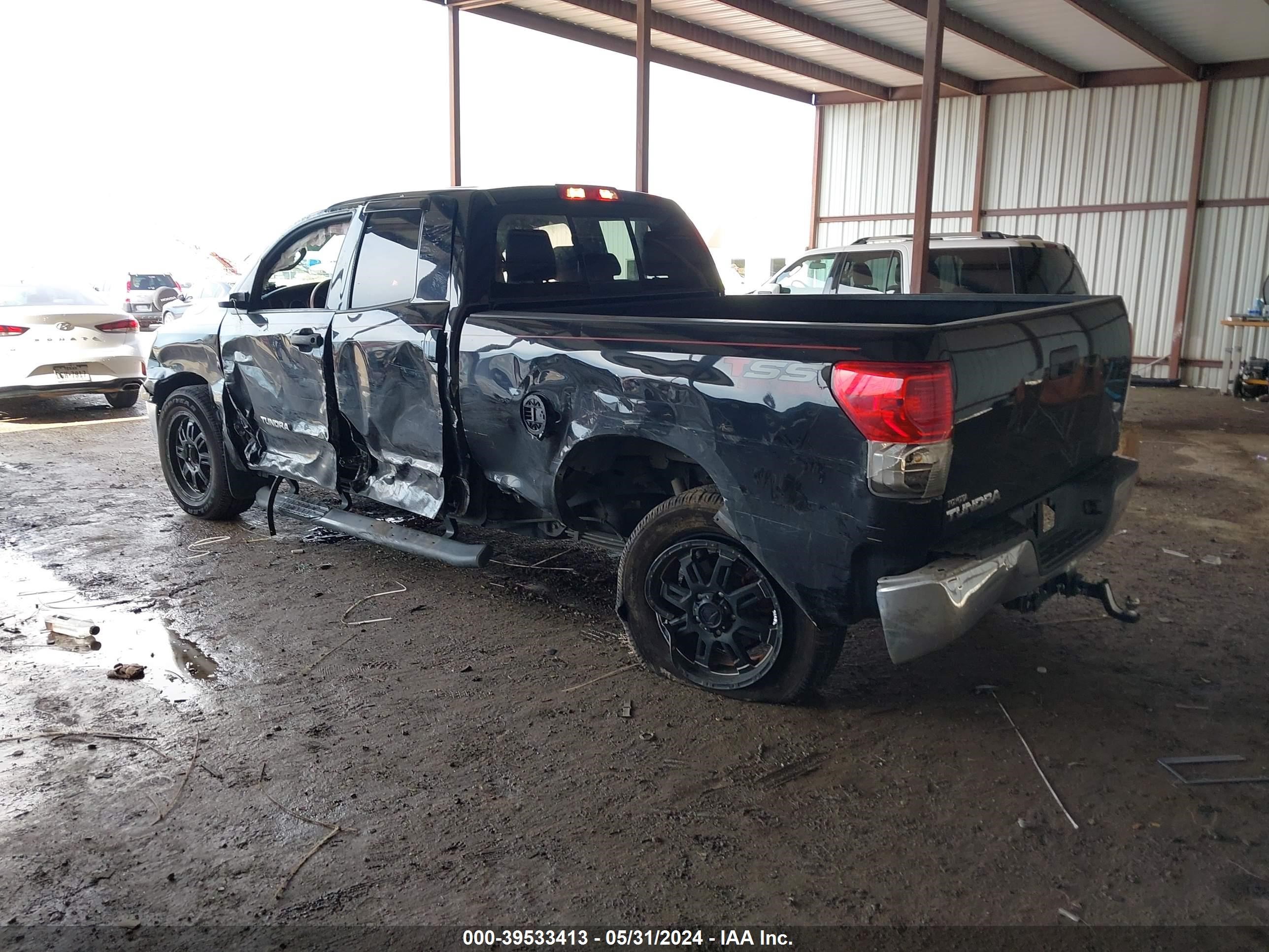 Photo 2 VIN: 5TFRM5F12DX064269 - TOYOTA TUNDRA 