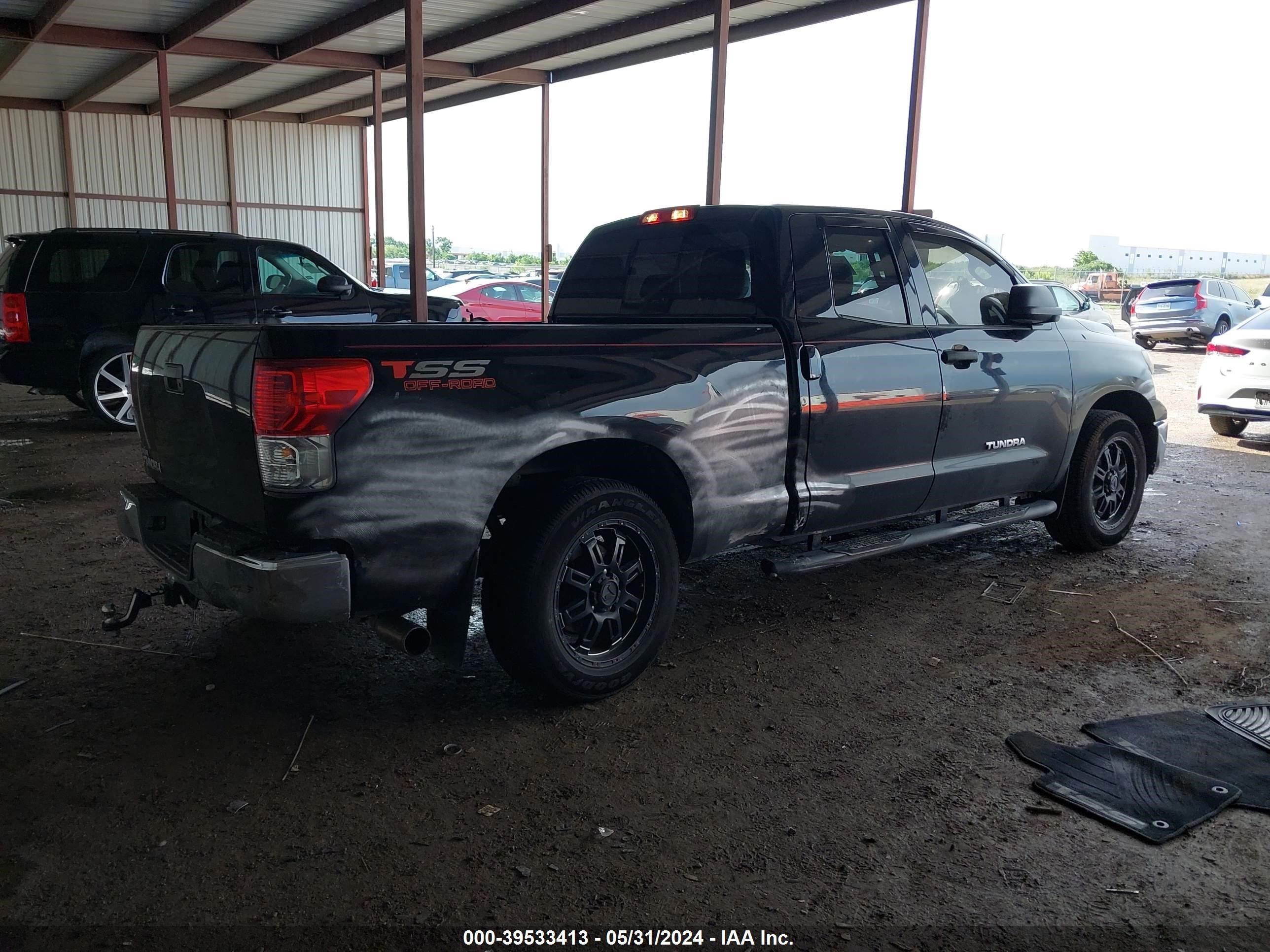 Photo 3 VIN: 5TFRM5F12DX064269 - TOYOTA TUNDRA 