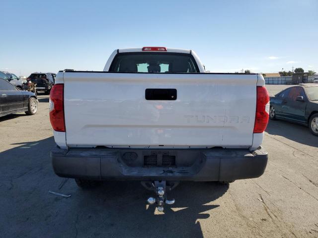 Photo 5 VIN: 5TFRM5F12JX126362 - TOYOTA TUNDRA DOU 