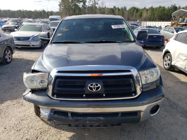 Photo 4 VIN: 5TFRM5F13AX011186 - TOYOTA TUNDRA DOU 