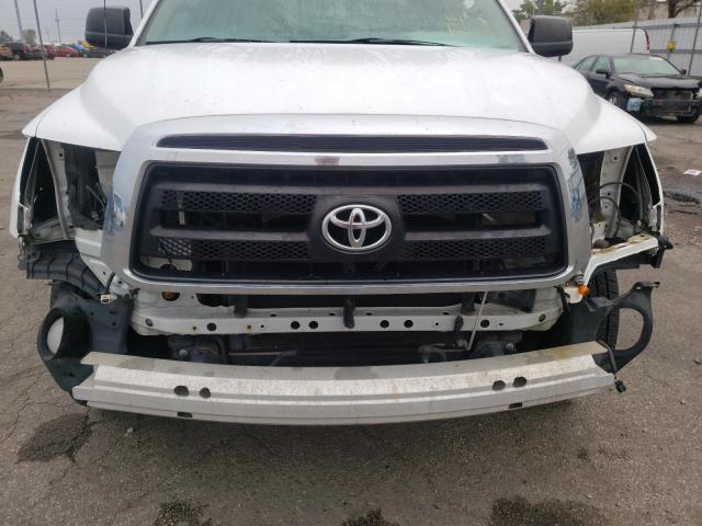 Photo 8 VIN: 5TFRM5F13BX033660 - TOYOTA TUNDRA DOU 