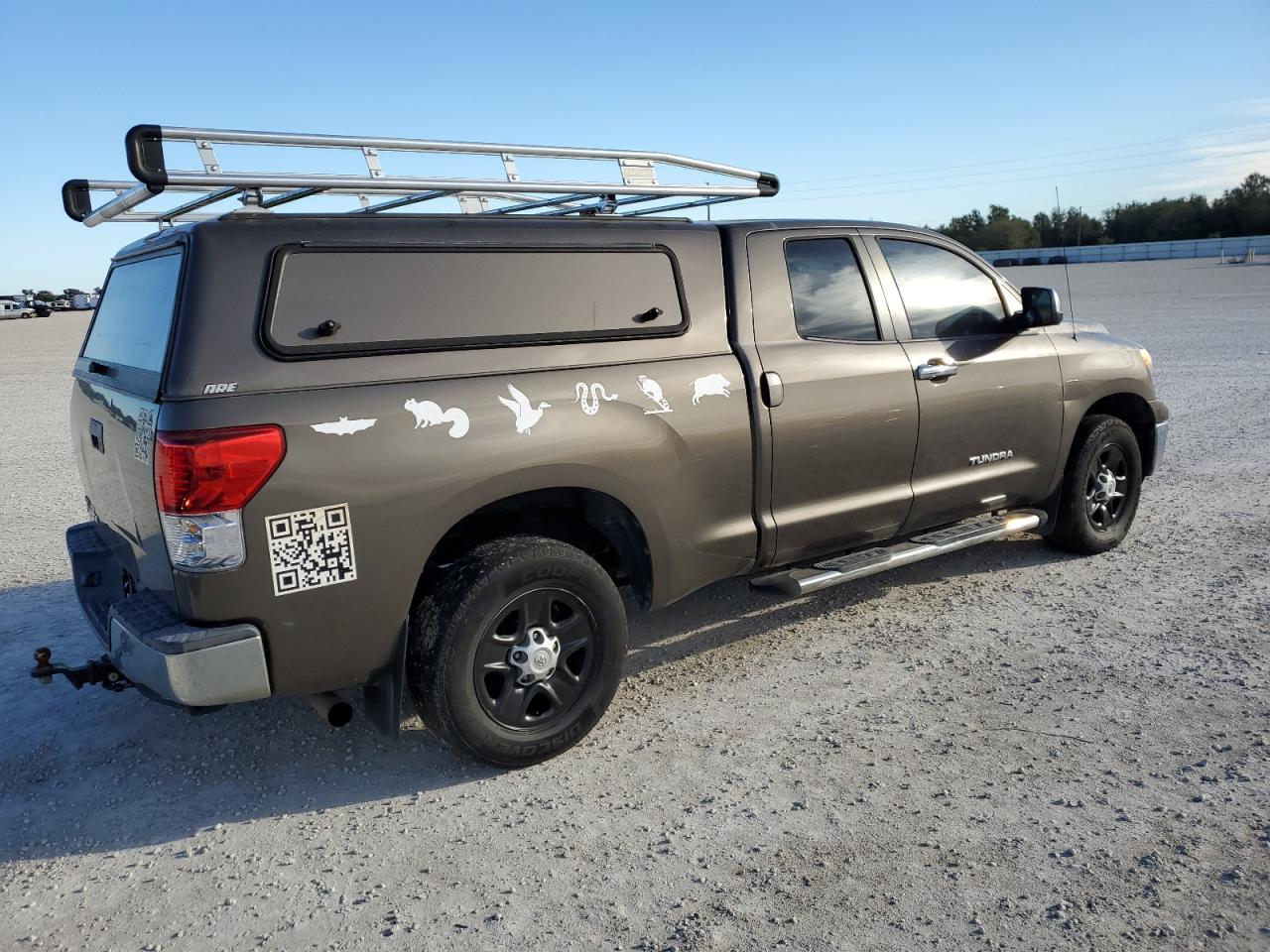 Photo 2 VIN: 5TFRM5F13DX064605 - TOYOTA TUNDRA 