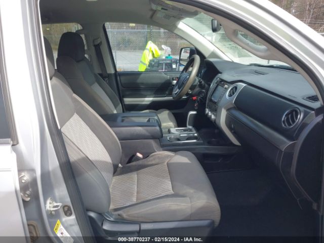 Photo 4 VIN: 5TFRM5F13FX082735 - TOYOTA TUNDRA 