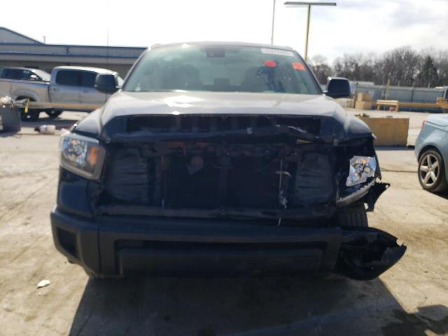 Photo 4 VIN: 5TFRM5F13KX137906 - TOYOTA TUNDRA DOU 