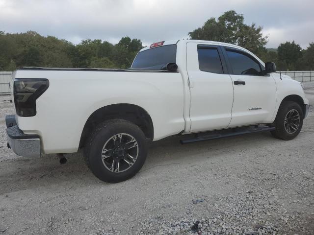 Photo 2 VIN: 5TFRM5F14AX013674 - TOYOTA TUNDRA 