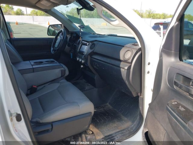 Photo 4 VIN: 5TFRM5F14JX132342 - TOYOTA TUNDRA 