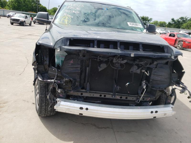 Photo 8 VIN: 5TFRM5F14KX135405 - TOYOTA TUNDRA DOU 