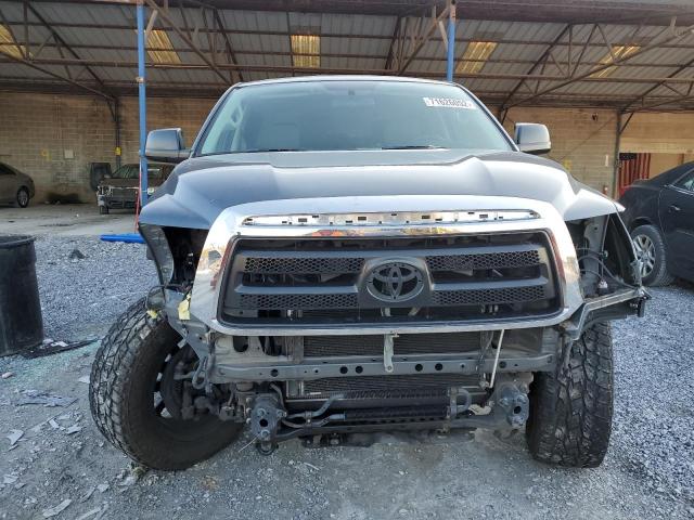 Photo 4 VIN: 5TFRM5F15AX010833 - TOYOTA TUNDRA DOU 