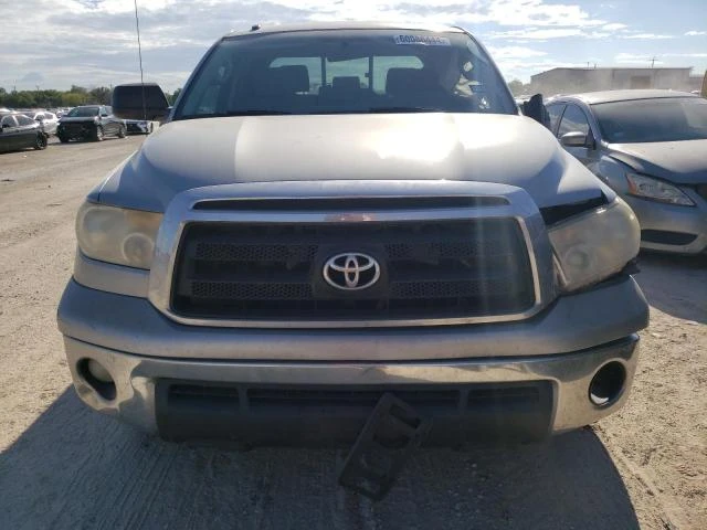 Photo 4 VIN: 5TFRM5F15CX048601 - TOYOTA TUNDRA DOU 