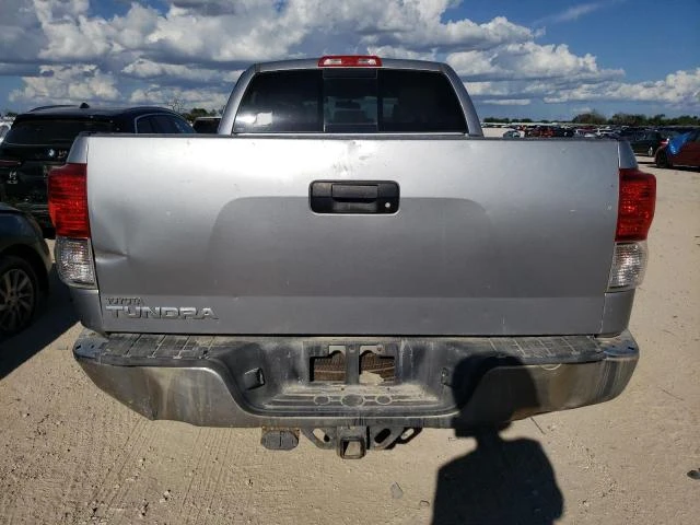 Photo 5 VIN: 5TFRM5F15CX048601 - TOYOTA TUNDRA DOU 