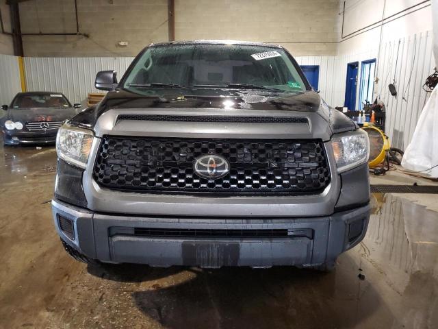 Photo 4 VIN: 5TFRM5F15JX129319 - TOYOTA TUNDRA DOU 