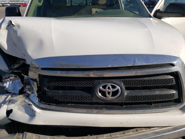 Photo 6 VIN: 5TFRM5F16AX012655 - TOYOTA TUNDRA 2WD TRUCK 