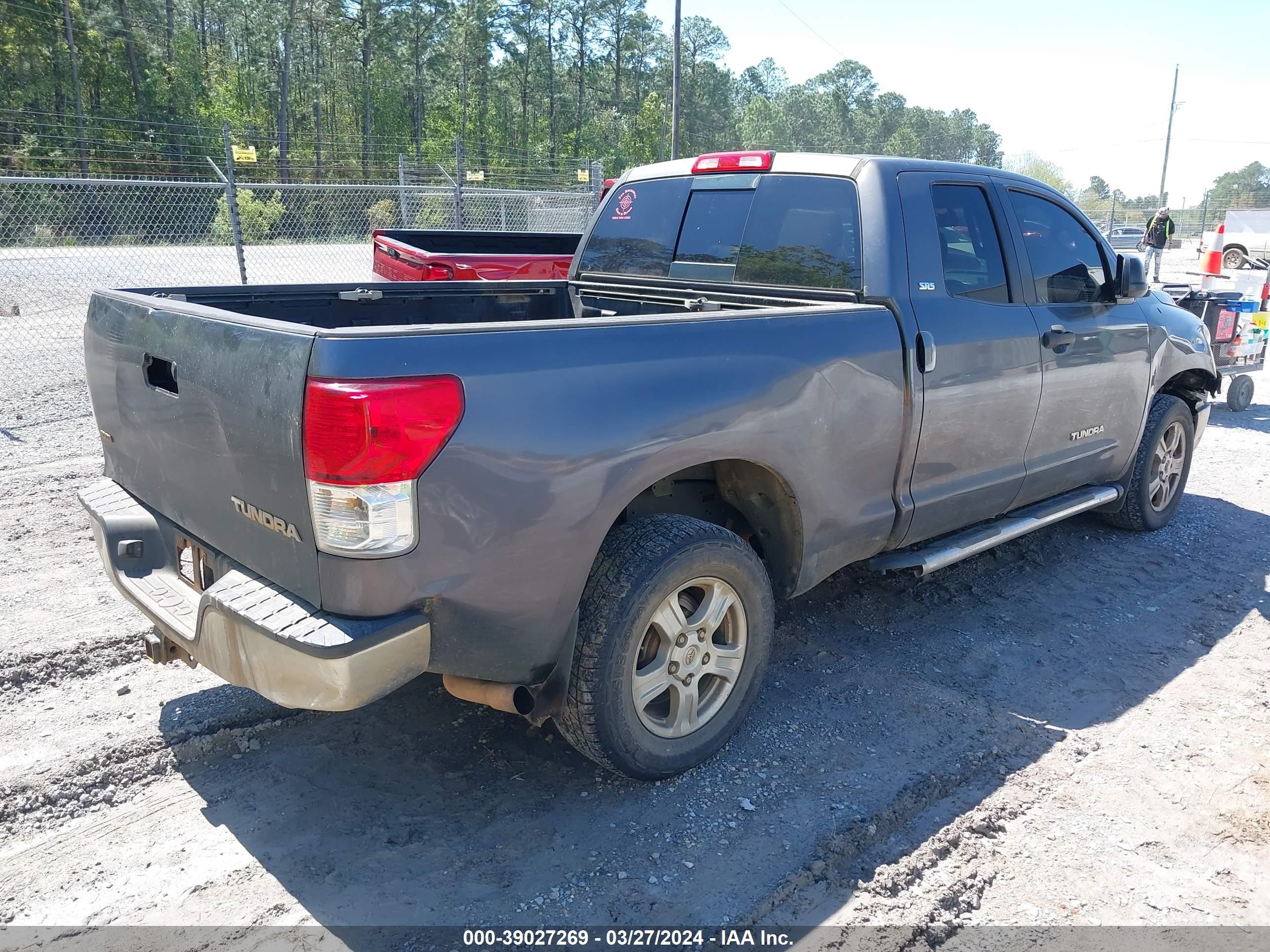 Photo 3 VIN: 5TFRM5F16BX022023 - TOYOTA TUNDRA 