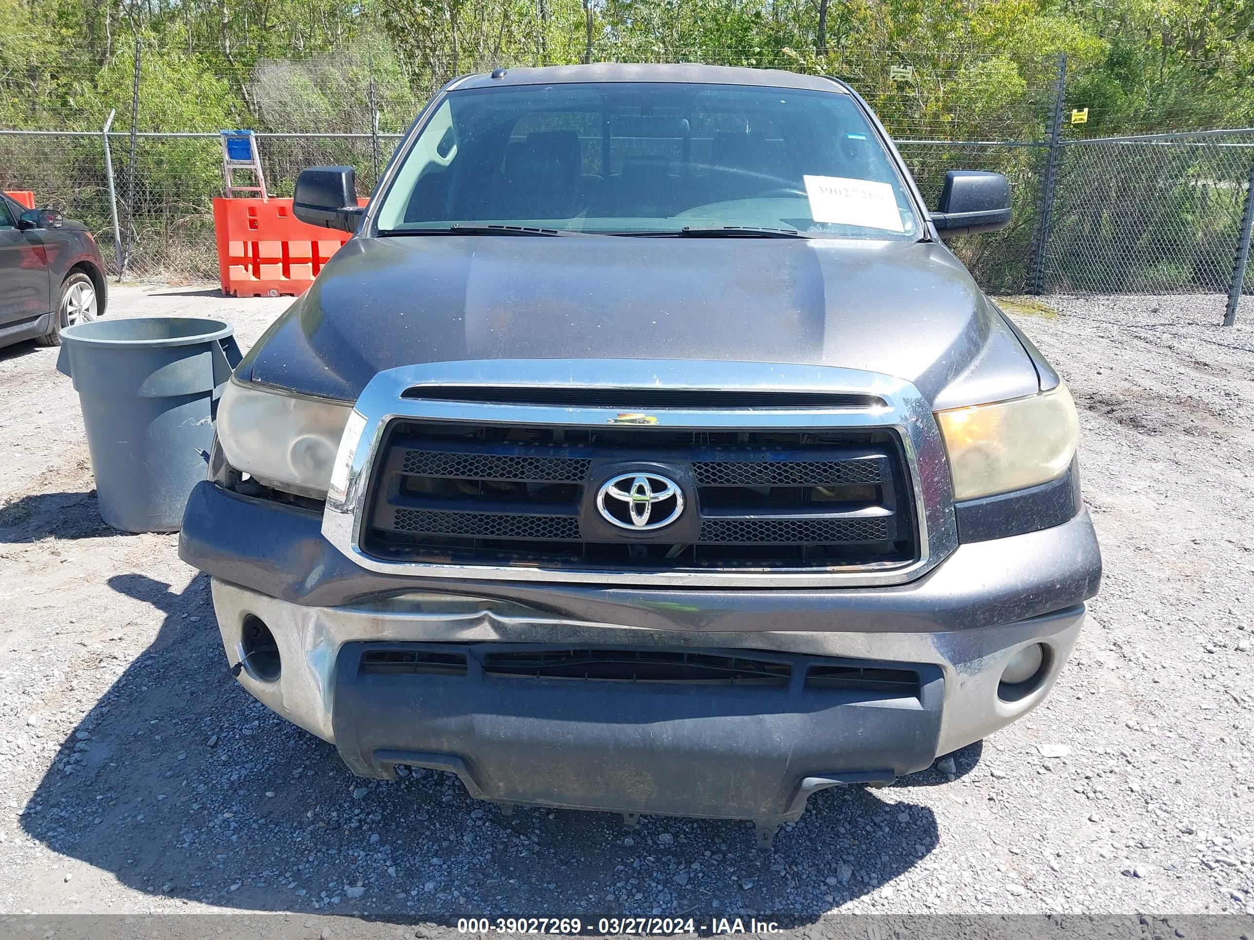 Photo 5 VIN: 5TFRM5F16BX022023 - TOYOTA TUNDRA 