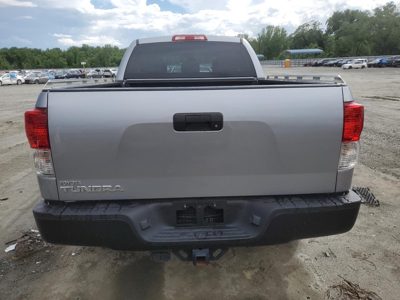 Photo 5 VIN: 5TFRM5F16BX029800 - TOYOTA TUNDRA 