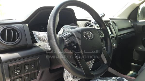 Photo 10 VIN: 5TFRM5F16JX129085 - TOYOTA TUNDRA 