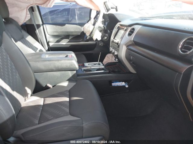 Photo 4 VIN: 5TFRM5F16JX132102 - TOYOTA TUNDRA 