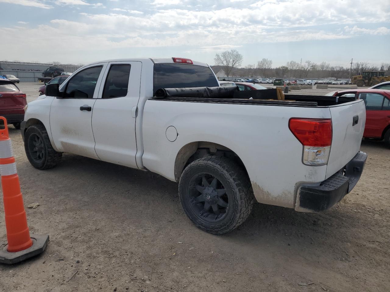 Photo 1 VIN: 5TFRM5F17BX031460 - TOYOTA TUNDRA 