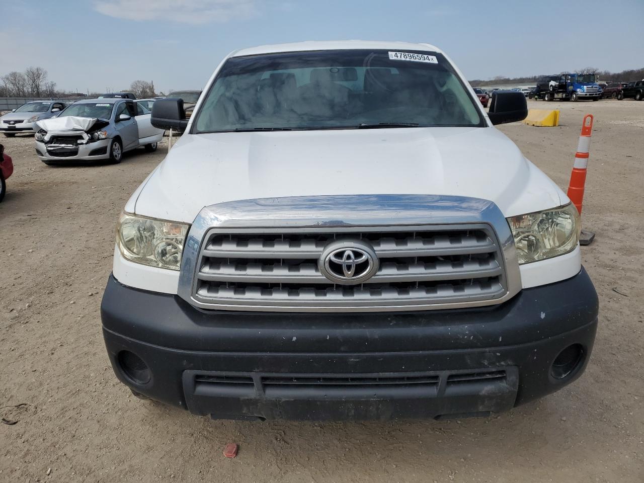 Photo 4 VIN: 5TFRM5F17BX031460 - TOYOTA TUNDRA 