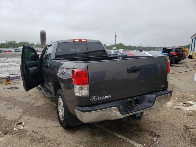 Photo 2 VIN: 5TFRM5F17BX032186 - TOYOTA TUNDRA DOU 