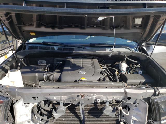 Photo 6 VIN: 5TFRM5F17CX044856 - TOYOTA TUNDRA DOU 