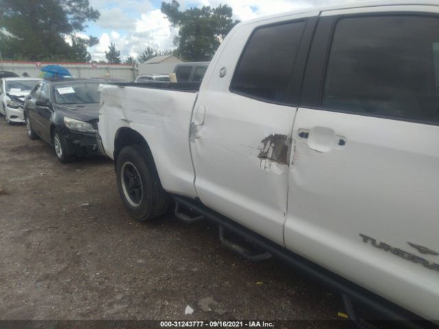 Photo 5 VIN: 5TFRM5F17CX045974 - TOYOTA TUNDRA 2WD TRUCK 