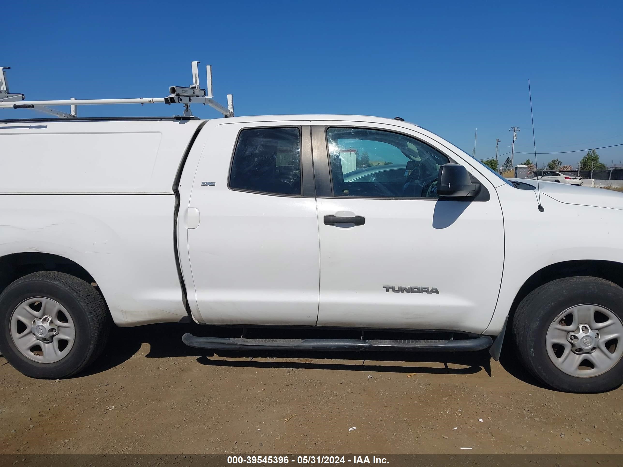 Photo 12 VIN: 5TFRM5F17DX064817 - TOYOTA TUNDRA 