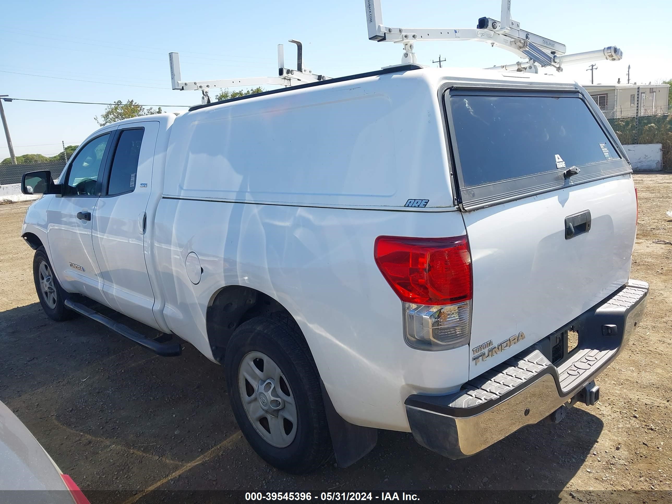 Photo 2 VIN: 5TFRM5F17DX064817 - TOYOTA TUNDRA 