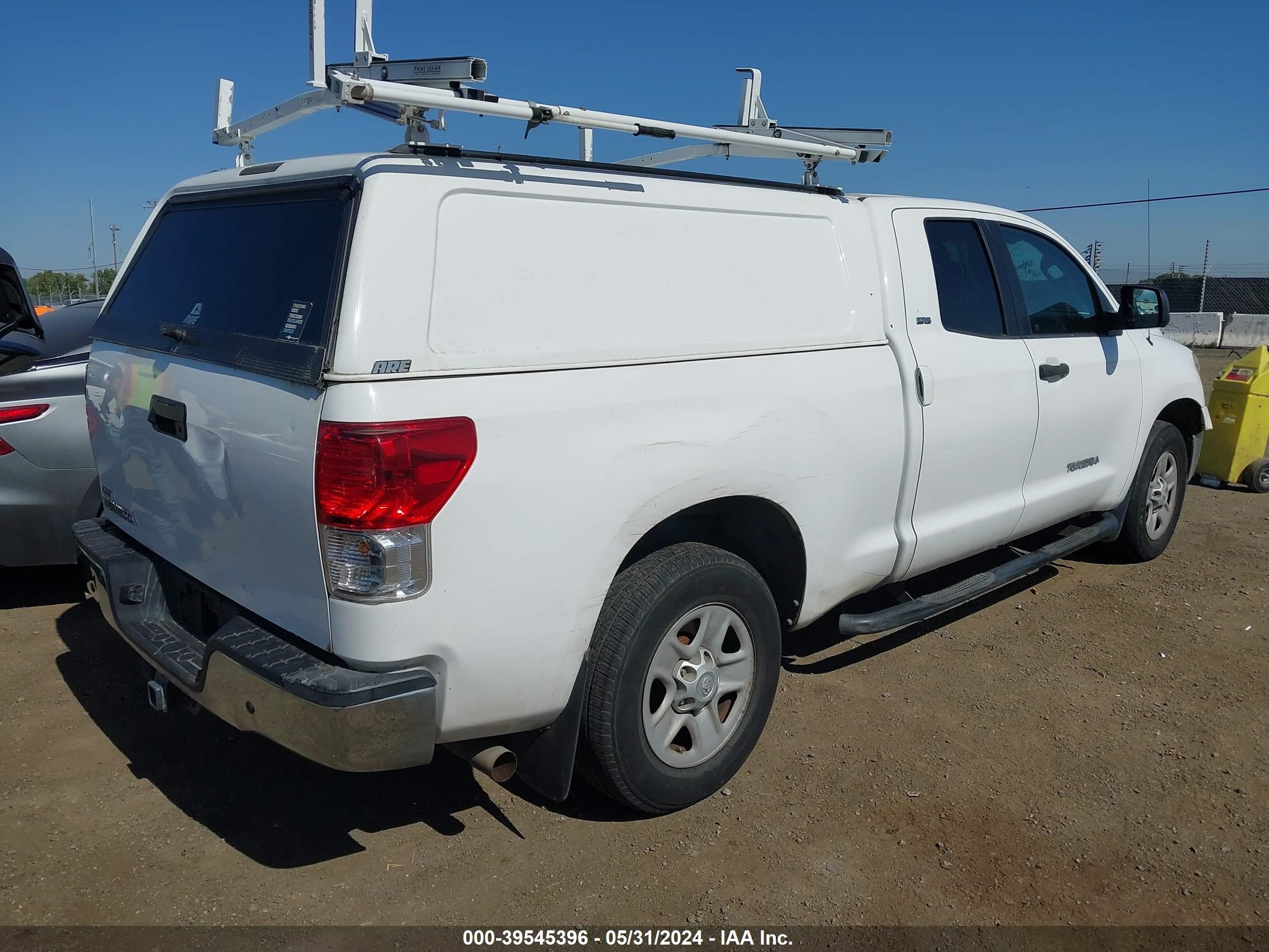 Photo 3 VIN: 5TFRM5F17DX064817 - TOYOTA TUNDRA 