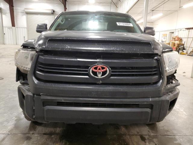 Photo 4 VIN: 5TFRM5F17HX112824 - TOYOTA TUNDRA DOU 