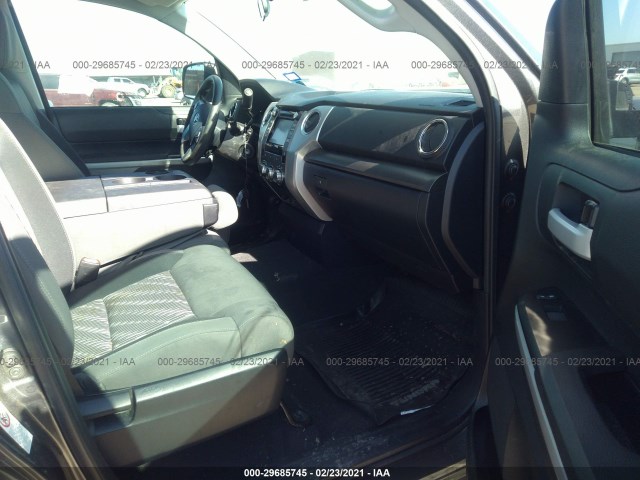 Photo 4 VIN: 5TFRM5F17JX127698 - TOYOTA TUNDRA 2WD 