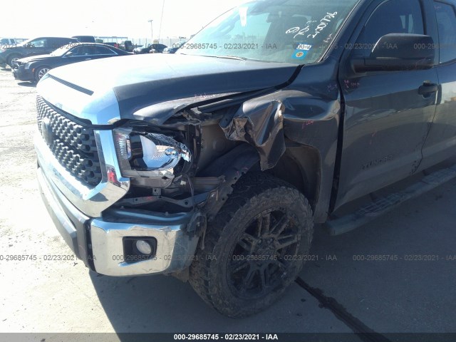 Photo 5 VIN: 5TFRM5F17JX127698 - TOYOTA TUNDRA 2WD 