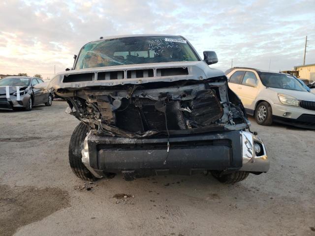 Photo 4 VIN: 5TFRM5F17KX137925 - TOYOTA TUNDRA 