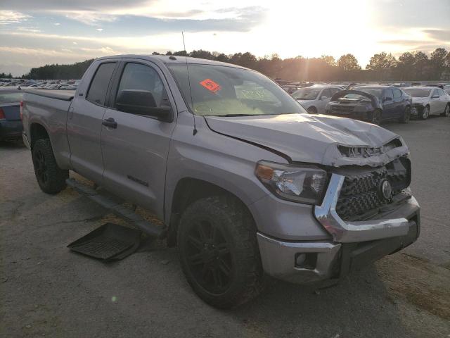 Photo 3 VIN: 5TFRM5F17KX143854 - TOYOTA TUNDRA DOU 