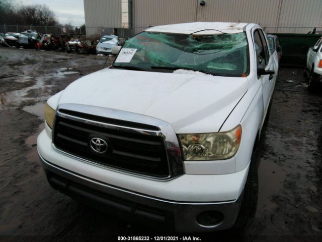 Photo 5 VIN: 5TFRM5F18AX014018 - TOYOTA TUNDRA 2WD TRUCK 