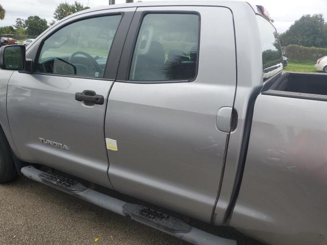 Photo 11 VIN: 5TFRM5F18CX047605 - TOYOTA TUNDRA DOU 