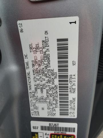 Photo 12 VIN: 5TFRM5F18CX047605 - TOYOTA TUNDRA DOU 