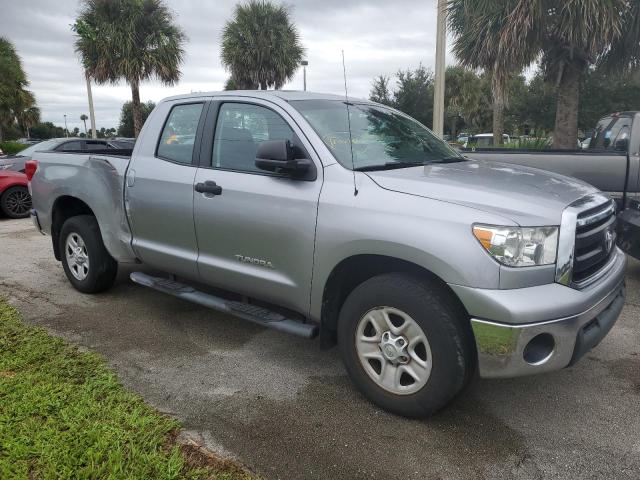 Photo 3 VIN: 5TFRM5F18CX047605 - TOYOTA TUNDRA DOU 