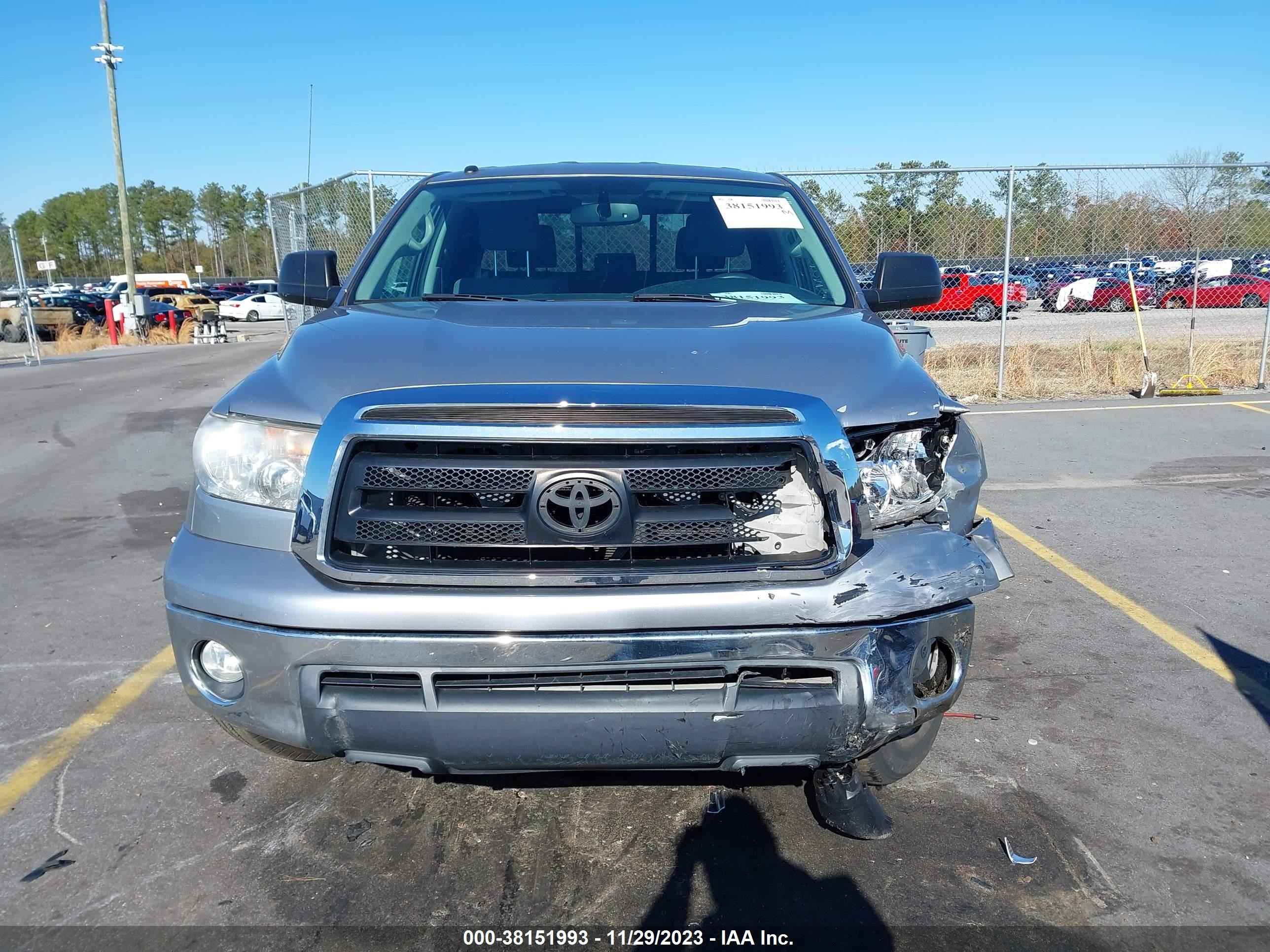 Photo 11 VIN: 5TFRM5F18DX064566 - TOYOTA TUNDRA 