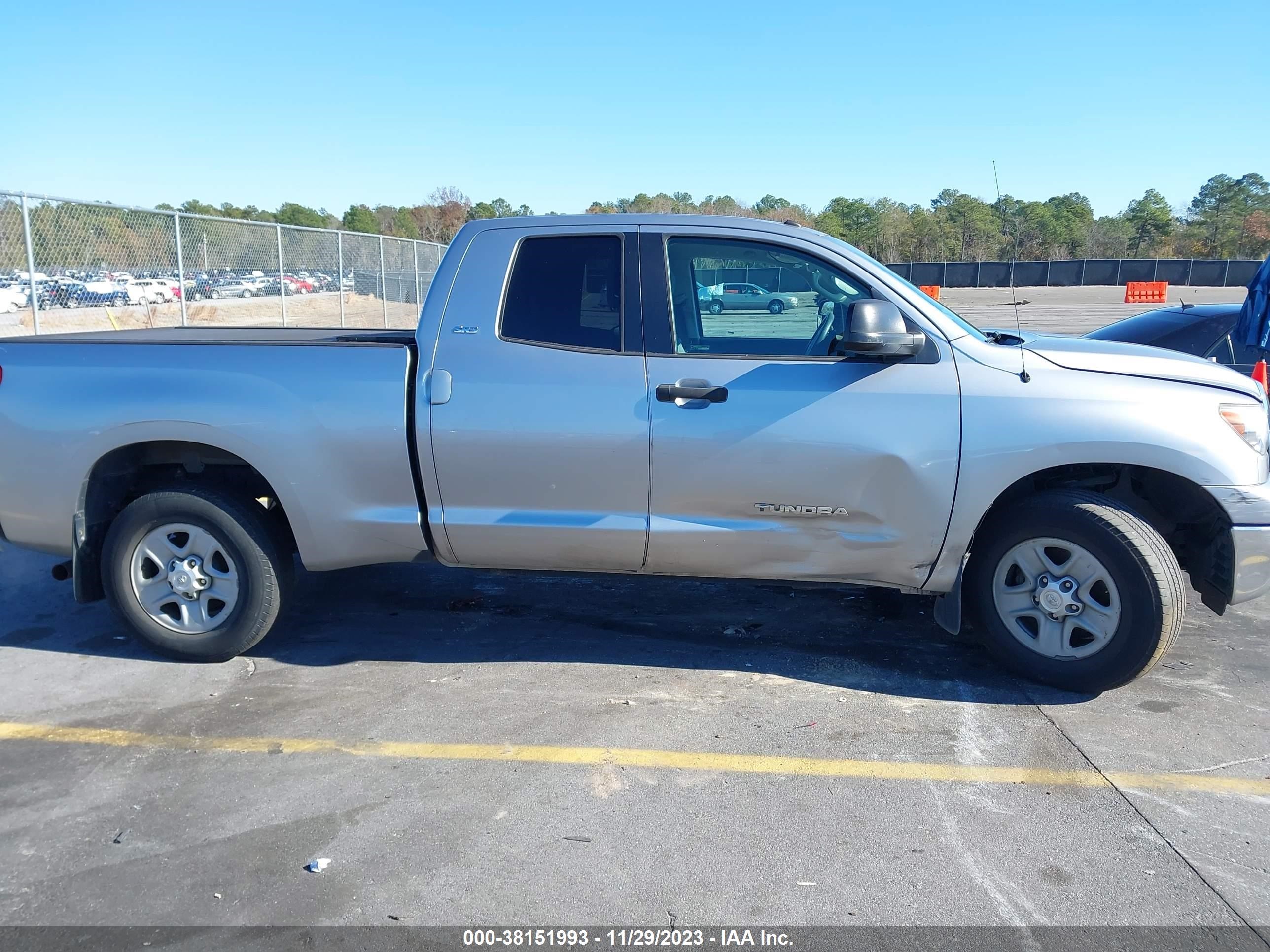 Photo 12 VIN: 5TFRM5F18DX064566 - TOYOTA TUNDRA 