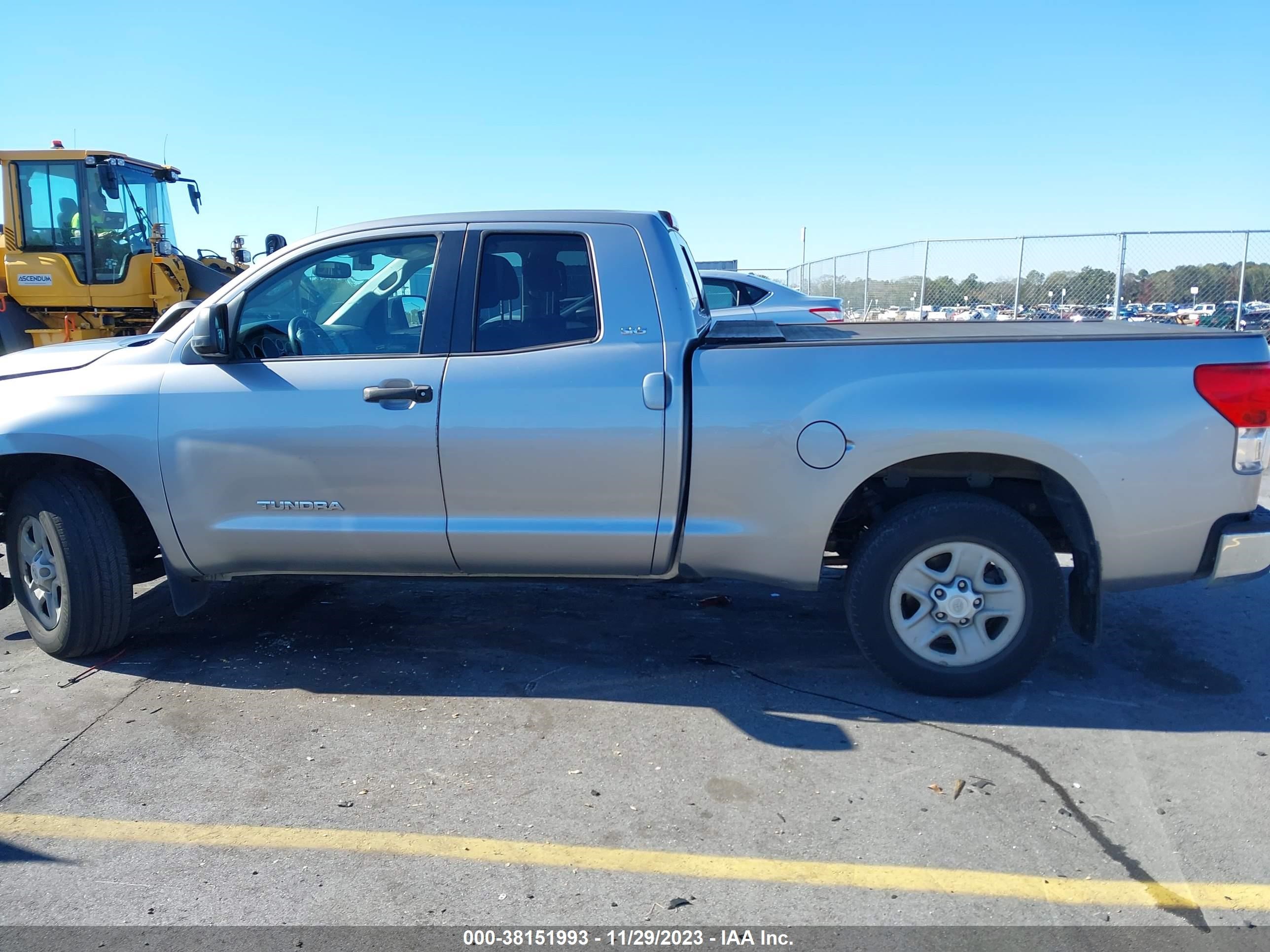 Photo 13 VIN: 5TFRM5F18DX064566 - TOYOTA TUNDRA 