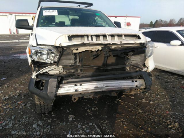 Photo 5 VIN: 5TFRM5F18GX100700 - TOYOTA TUNDRA 2WD TRUCK 