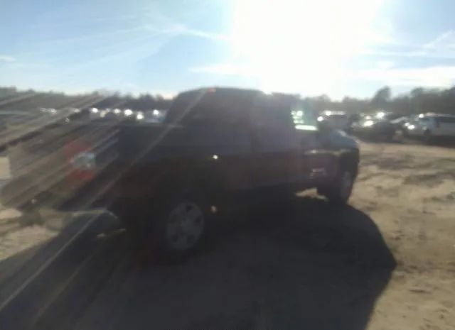 Photo 3 VIN: 5TFRM5F18GX101720 - TOYOTA TUNDRA 2WD TRUCK 